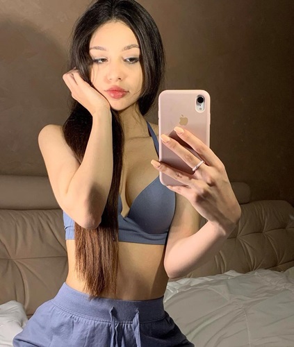 Emirli VIP Escort Valentina